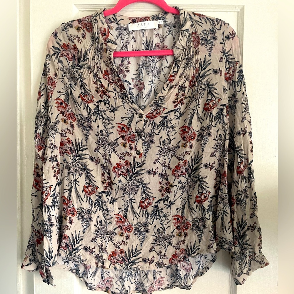 ASTR floral long sleeve shirt/blouse (M)